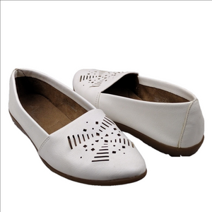 A2 Aerosoles White Faux Leather Geometric Cut Out Almond Toe Slip On Ballet Flat